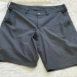 Lululemon blue grey ABC shorts 34"